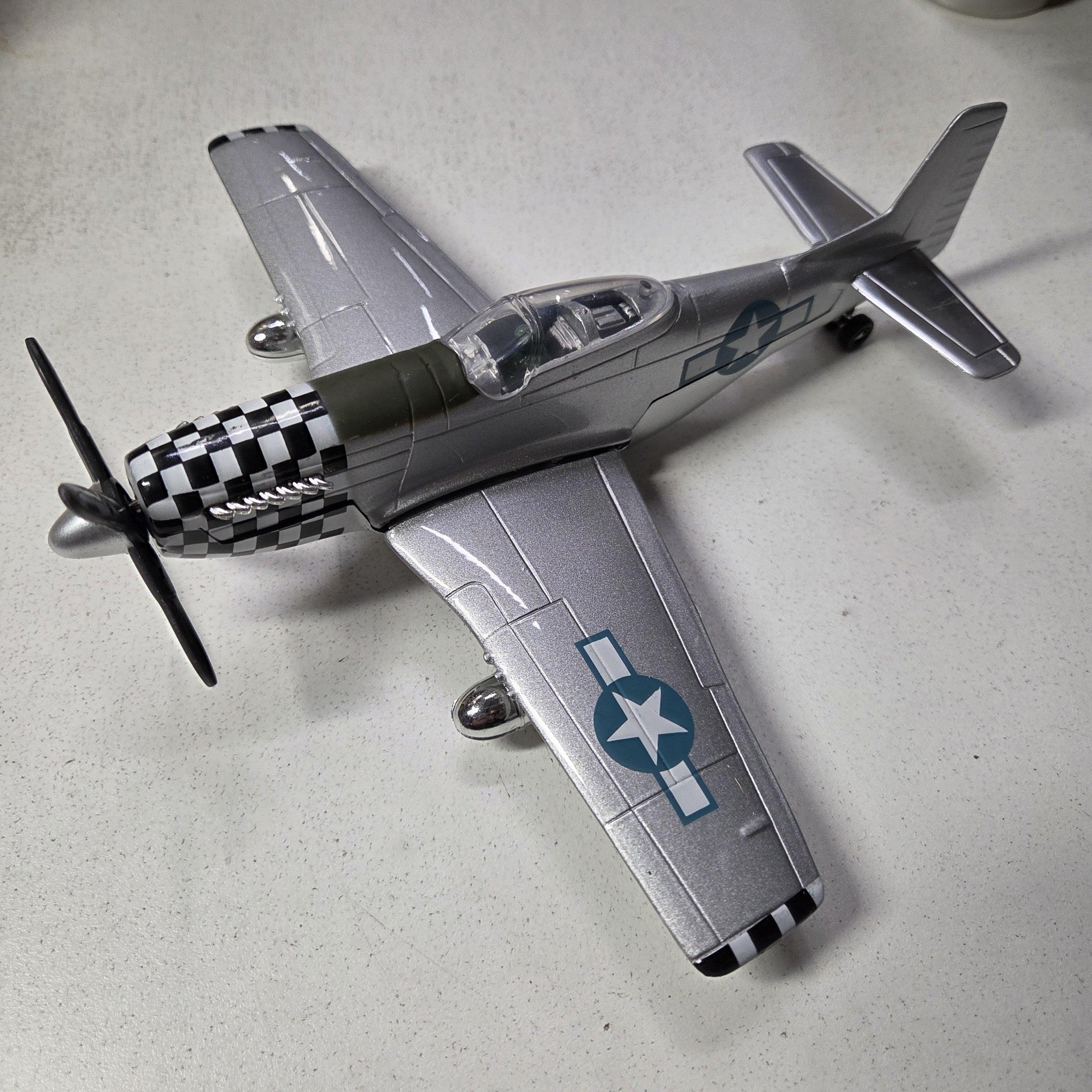 P-51 Mustang Fighter/Thunderbolt 1:72 - Belta